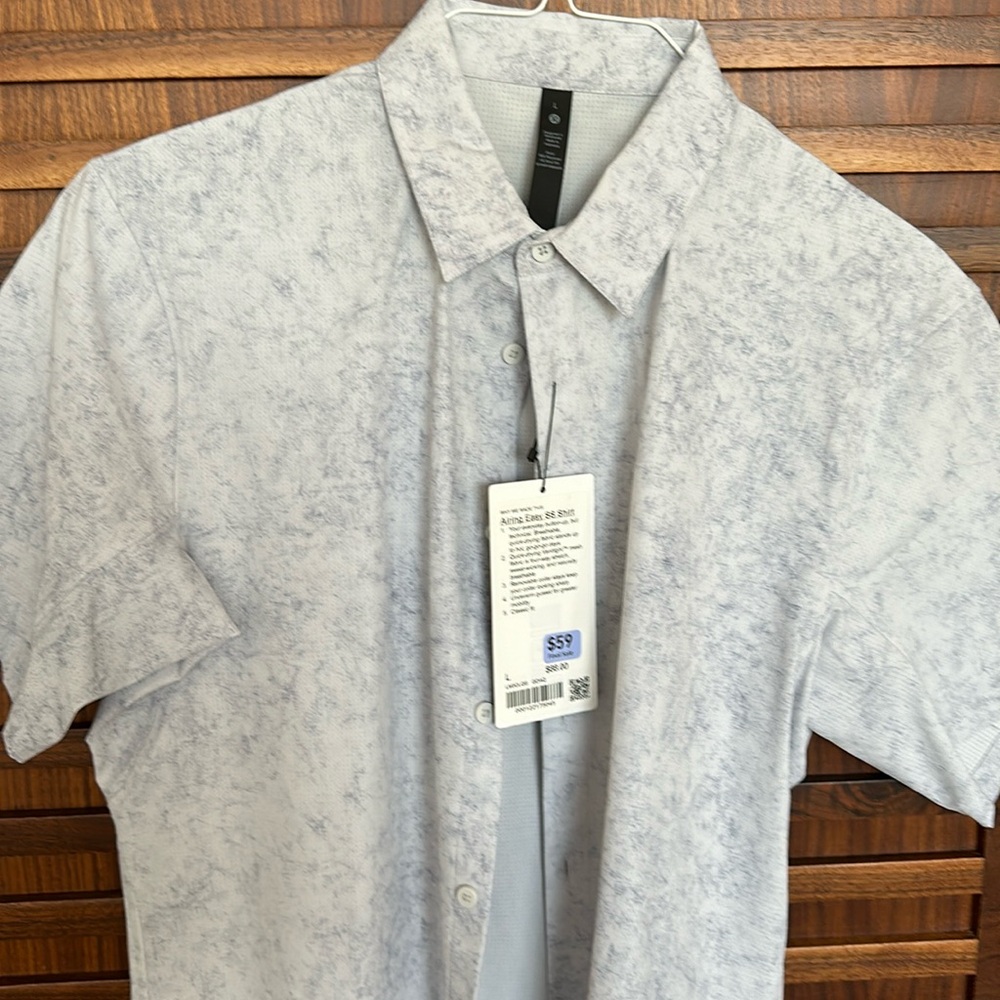 Lululemon short sleeve dress shirt large